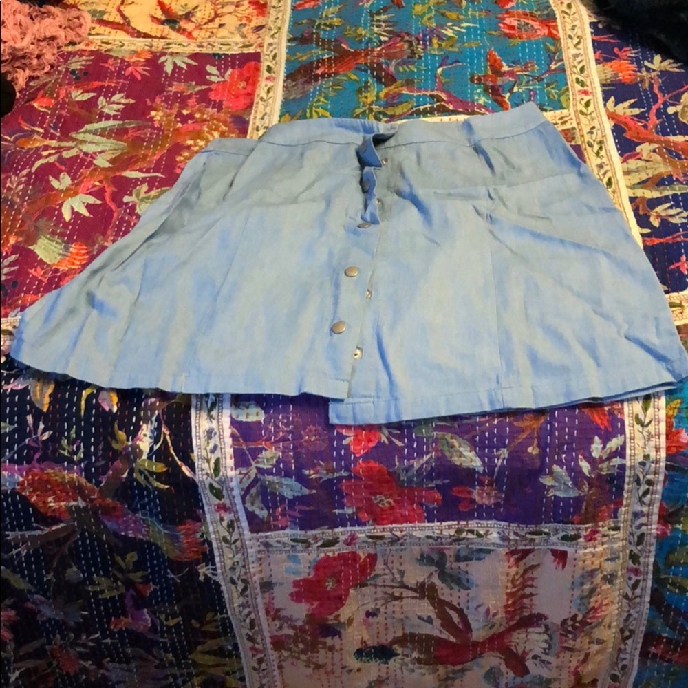 Snap button chambray skirt